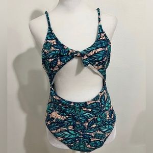CUPSHE Cut Out One Piece Swimsuit
